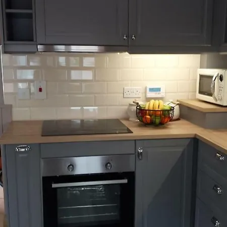 Suzies Self Catering * Belmont